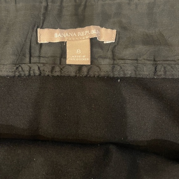 ⭐️ Banana Republic Black A-Line Mini Skirt - Picture 2 of 5